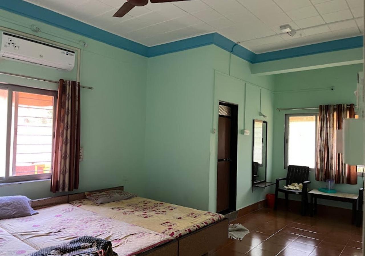 Bapat Niwas Home Stay Ganpatipule Exterior foto